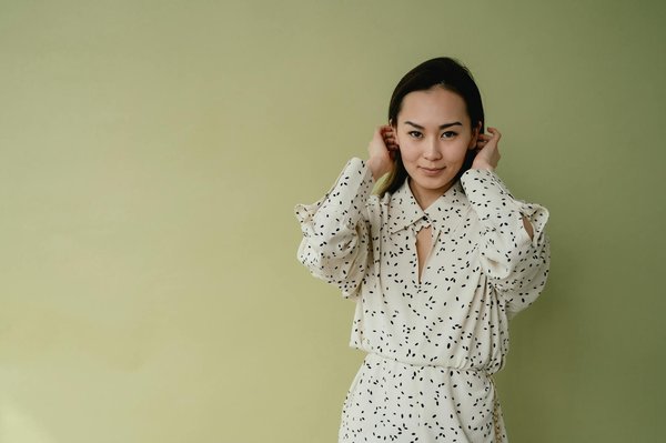 Die top schmucktrends für einen anspruchsvollen business-look: elegant und professionell